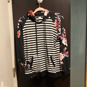 Long sleeve floral print drawstring hoodie with pockets!!!